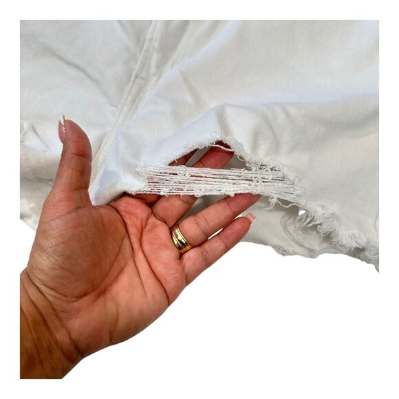 Levi's Original Women High-Rise Jean Shorts SZ 32 Off White Distressed Hems - Picture 10 of 16